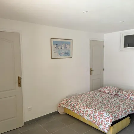 Studio & Piscine Privative Pour 2 A Six-fours
