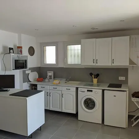 Studio & Piscine Privative Pour 2 A Six-fours Lägenhet